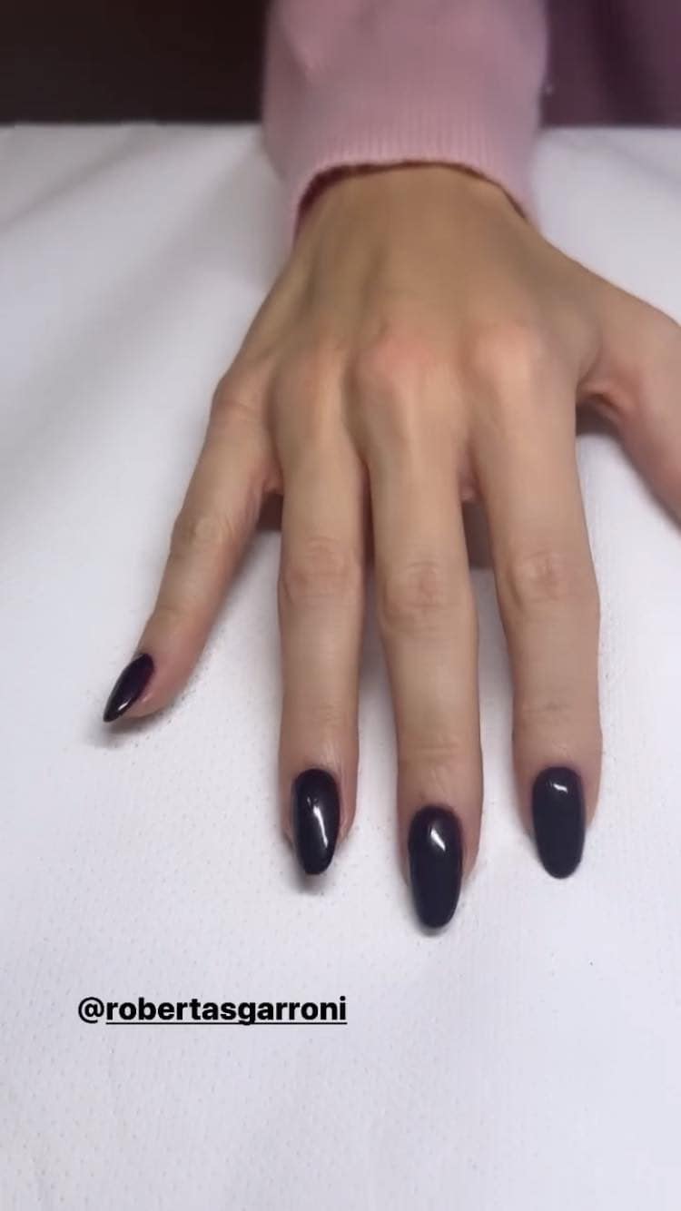 La nuova manicure di Ilary Blasi