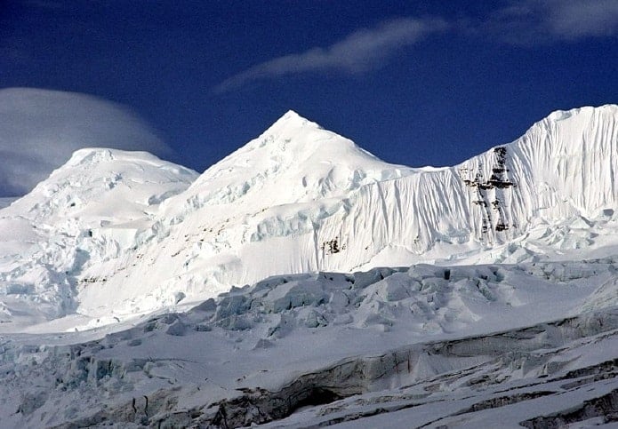 Mount Bona, Alaska. Photo: Nwchica85, public domain via MediaWiki Commons. 