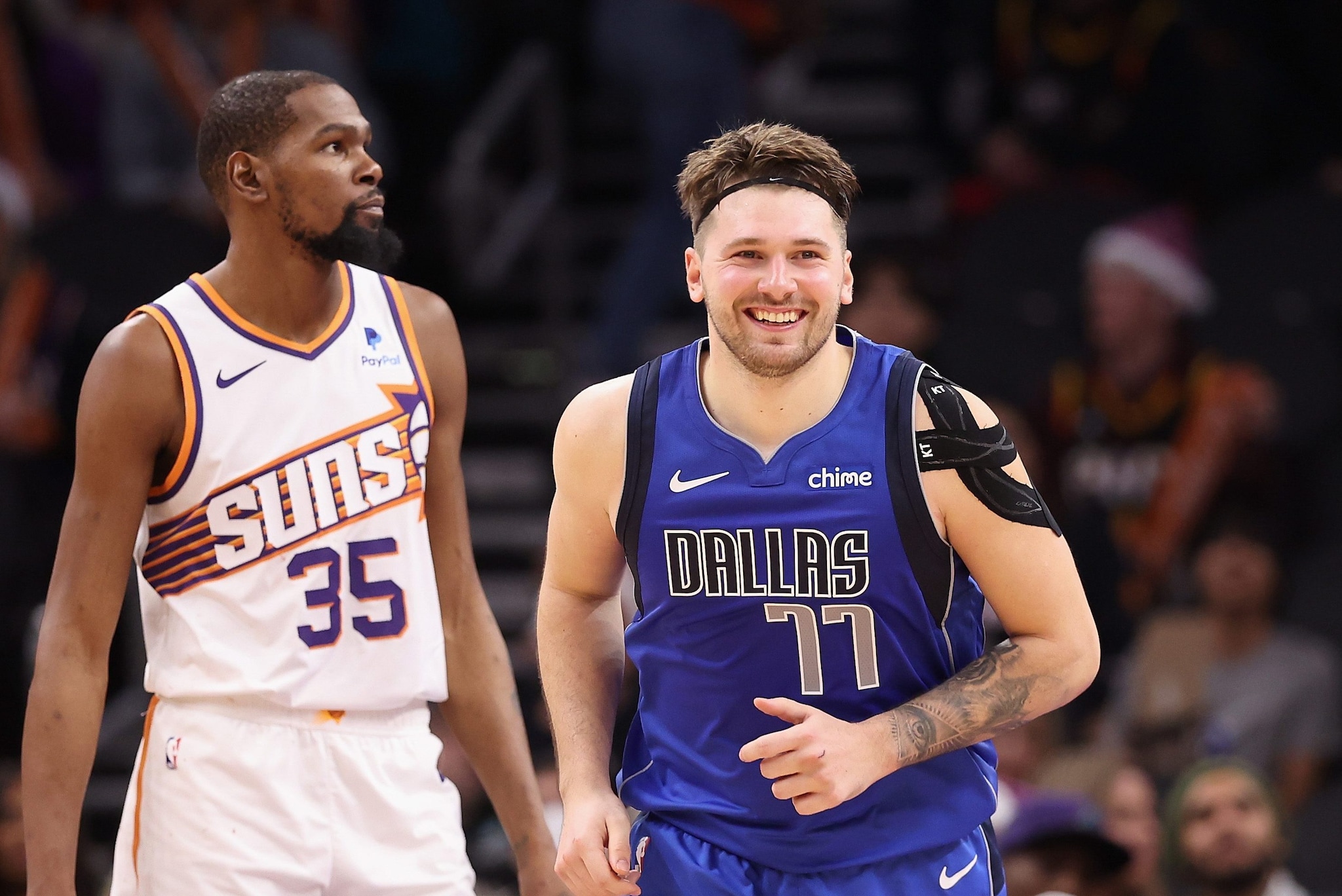 Il sorriso di Luka Doncic mentre martellava i Suns a Natale