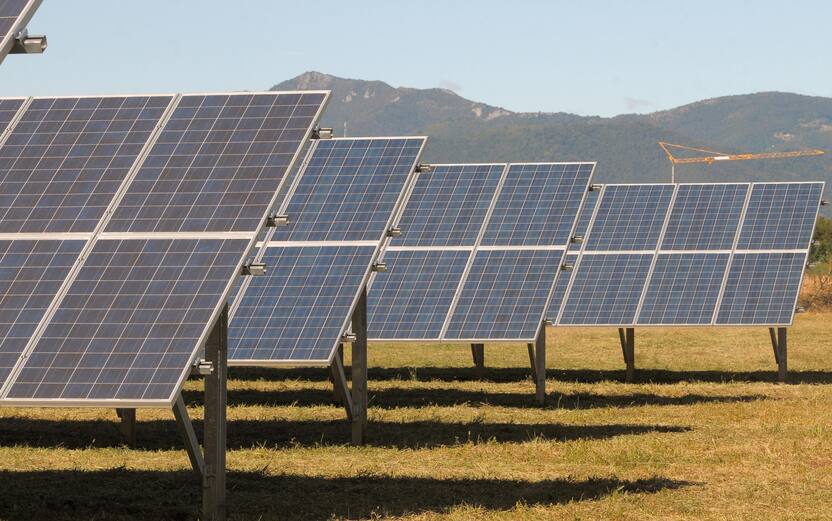 Bergamo 25 Ott 2012 - ,Campo fotovoltaico a Grassobbio Località Basella (BG), ph Vincenzo Lommbardi Fotogramma/Bergamo (Bergamo - 2012-01-25, Fotogramma Bergamo / Fotogramma Bergamo) p.s. la foto e' utilizzabile nel rispetto del contesto in cui e' stata scattata, e senza intento diffamatorio del decoro delle persone rappresentate