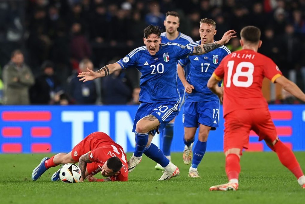 Zaniolo in azione nella sfida di qualificazione a Euro 2024 contro la Macedonia.