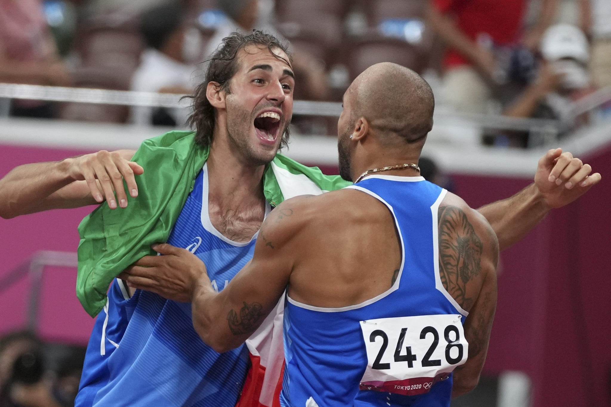 L'abbraccio tra Tamberi e Jacobs a Tokyo, una delle immagini più belle dello sport azzurro