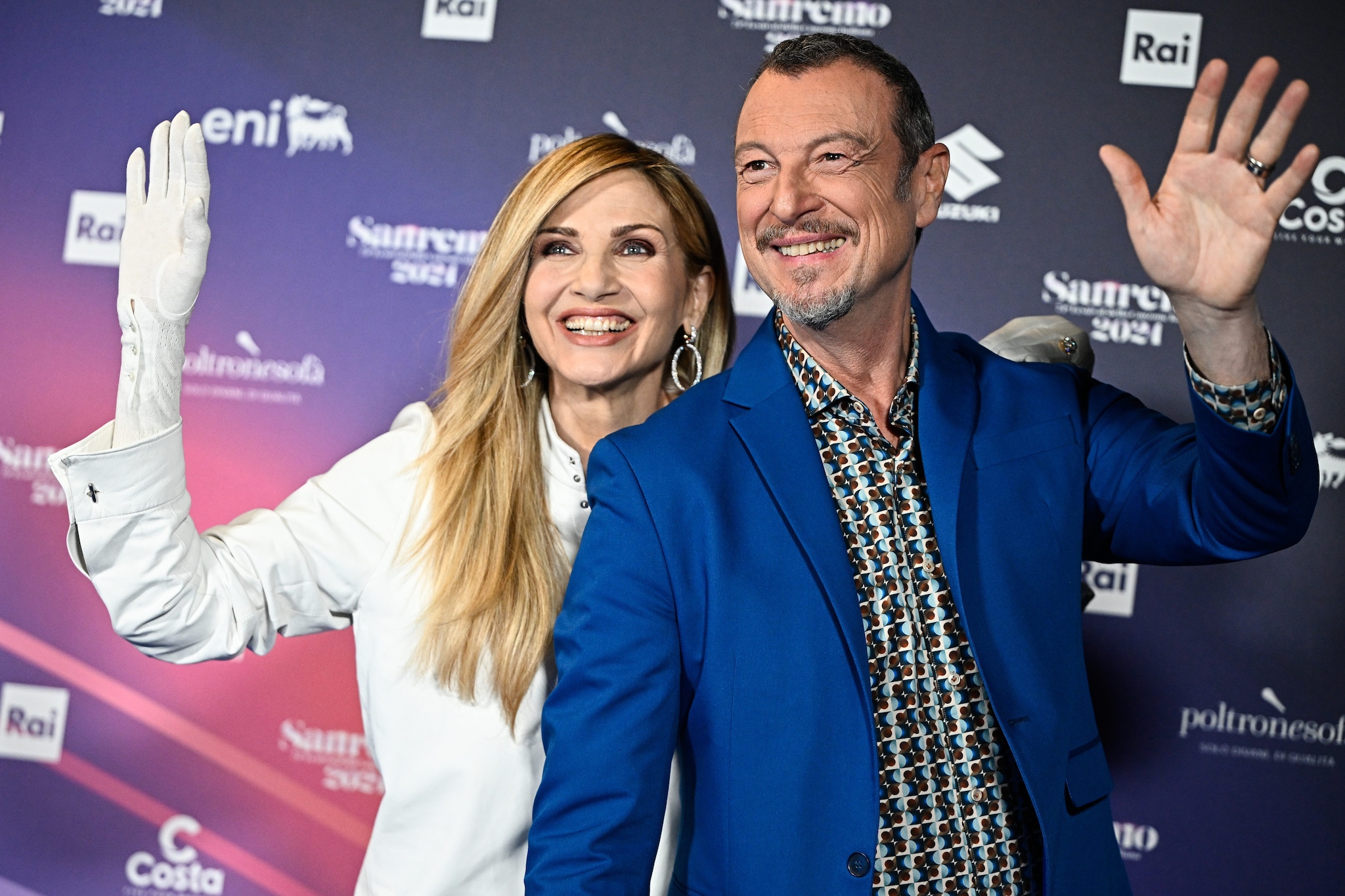 Lorella Cuccarini e Amadeus durante la conferenza stampa di Sanremo