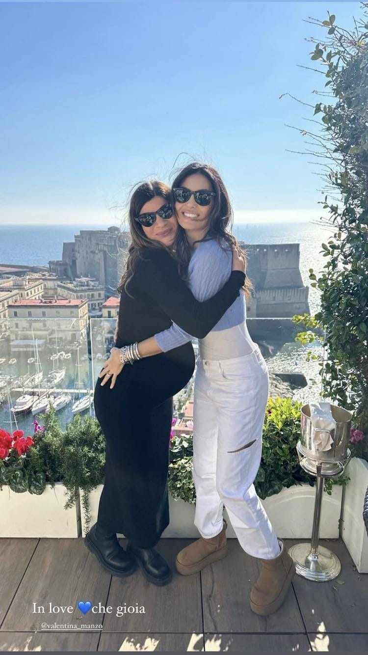 Elisabetta Gregoraci con l'amica Valentina Manzo