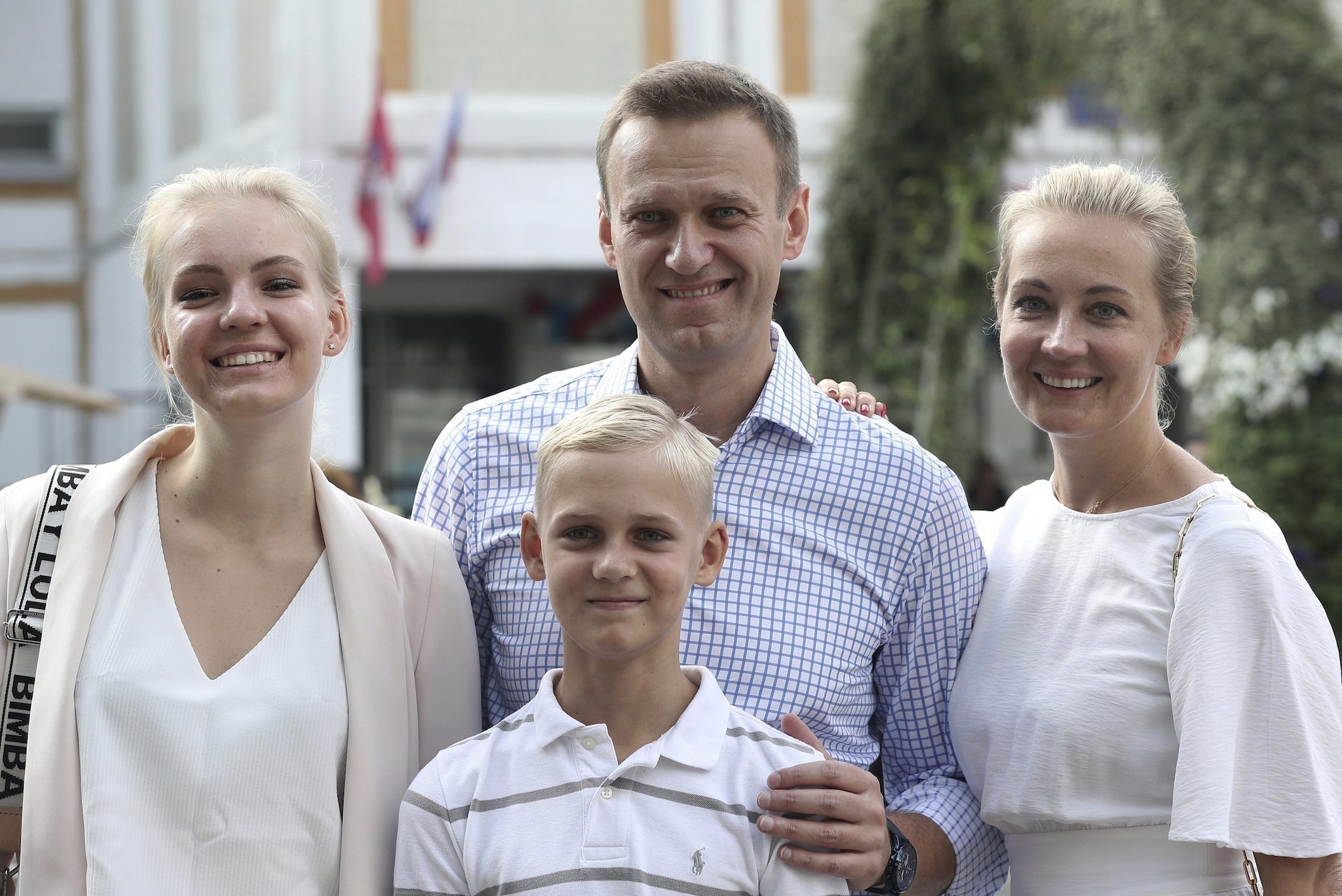 Alexey Navalny insieme alla moglie Julija e ai due figli.