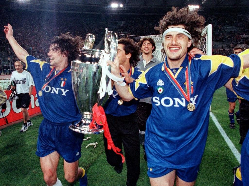 Padovano durante i festeggiamenti per la vittoria della Champions nel 1996.