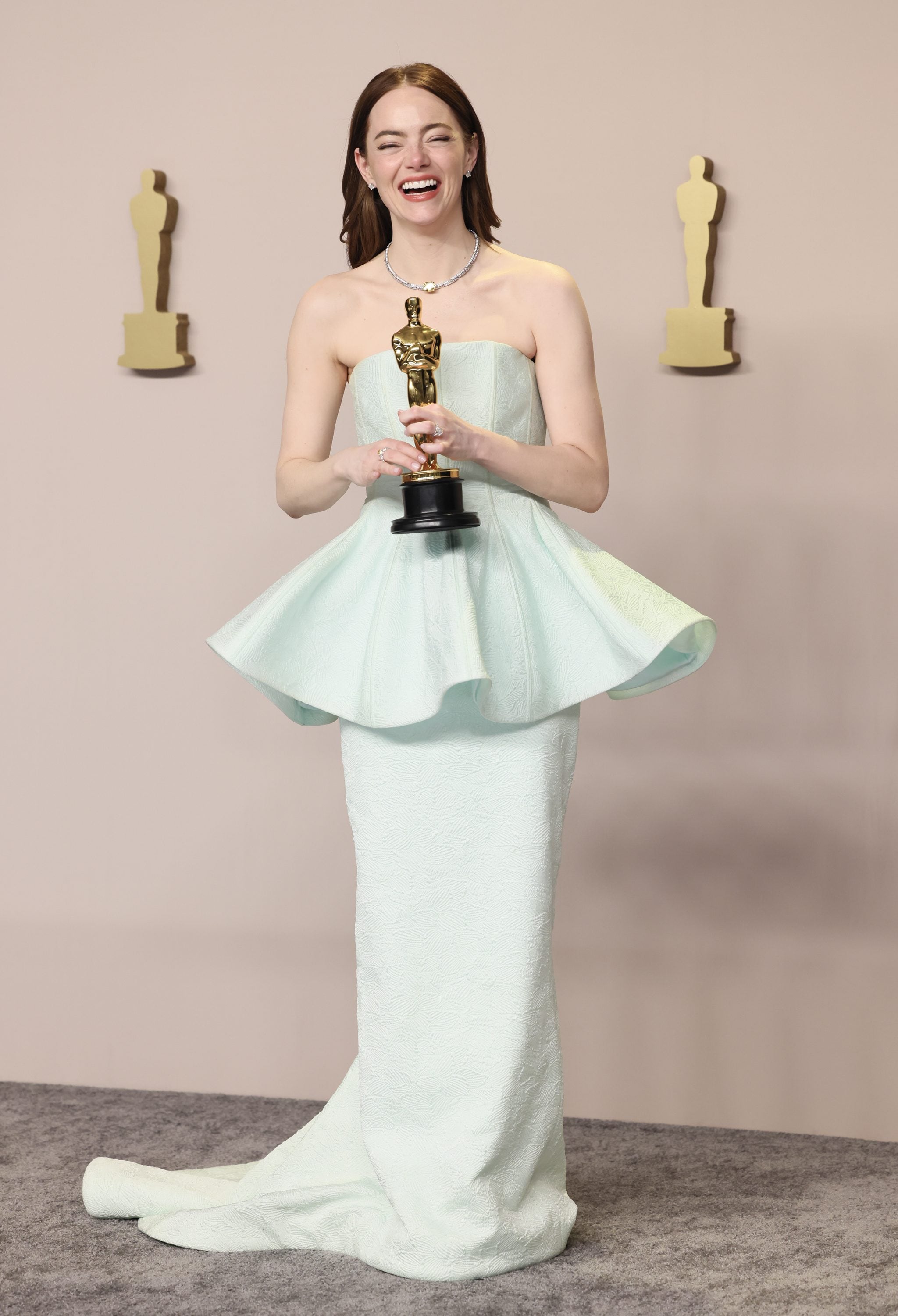 Emma Stone vince l'Oscar in Louis Vuitton