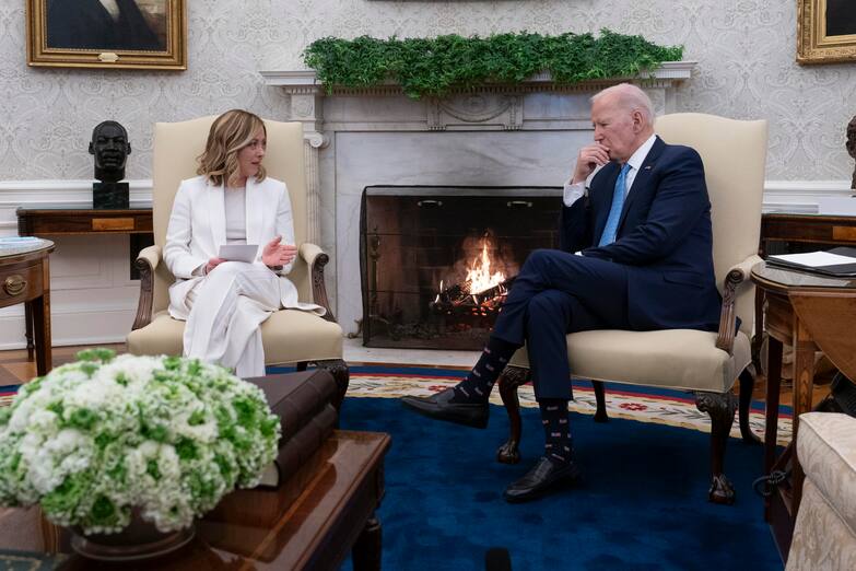 epa11191930 Italian Prime Minister Giorgia Meloni (L) and US President Joe Biden meet in the White House in Washington, DC, USA, 01 March 2024. President Biden seeks to reassure Prime Minister Meloni that the US continues to support Ukraine despite the administration's inability to secure congressional passage of a $60 billion foreign aid package for the embattled country. EPA/CHRIS KLEPONIS / POOL