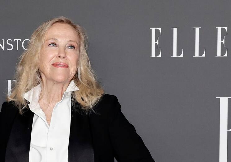 LOS ANGELES, CALIFORNIA - DECEMBER 05: Catherine O'Hara attends ELLE's Women In Hollywood Celebration at Nya Studios on December 05, 2023 in Los Angeles, California. (Photo by Kevin Winter/Getty Images,)