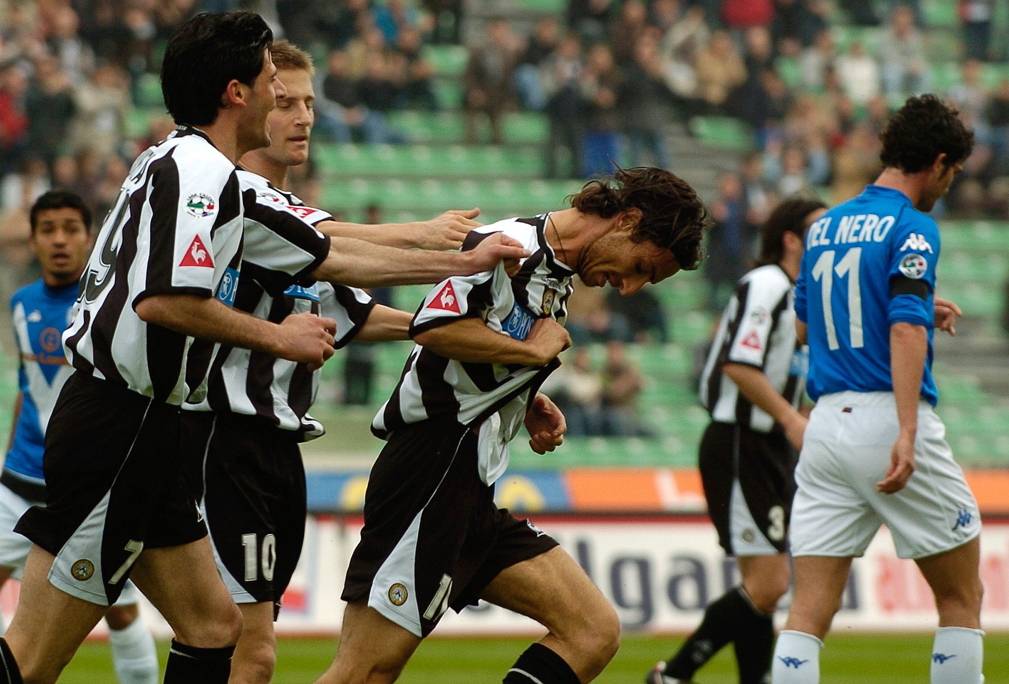 L'esultanza di Fava dopo un gol al Brescia.