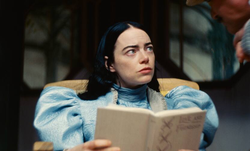 Emma Stone in POOR THINGS. Photo Courtesy of Searchlight Pictures. © 2023 Searchlight Pictures All Rights Reserved.