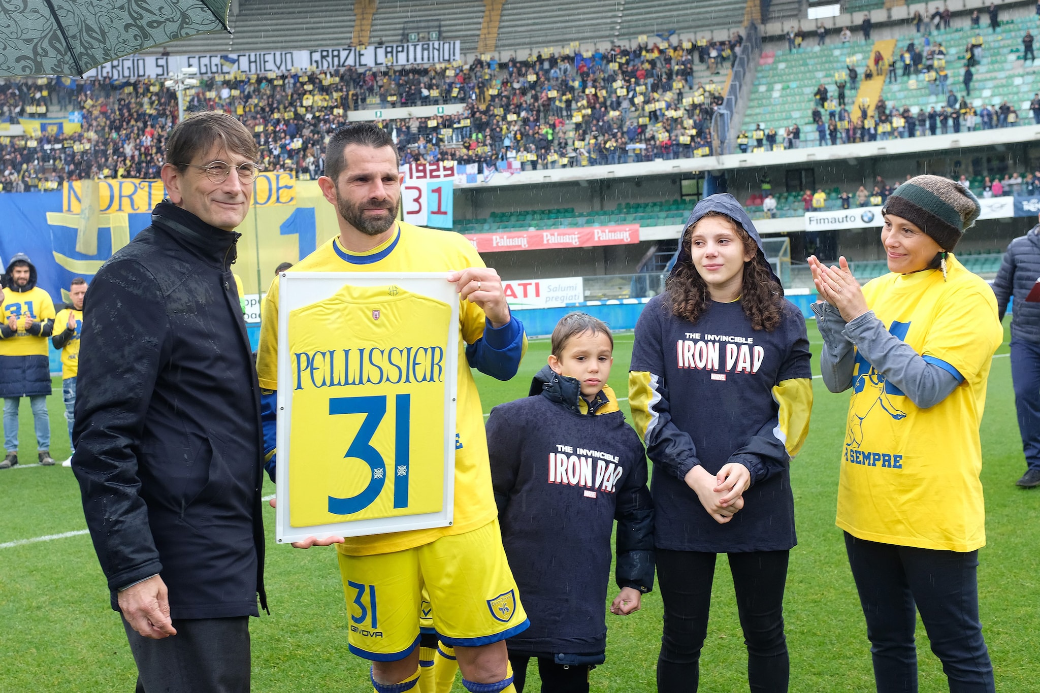 Campedelli e Pellissier insieme nel giorno dell'addio al calcio dell'ex capitano del Chievo.