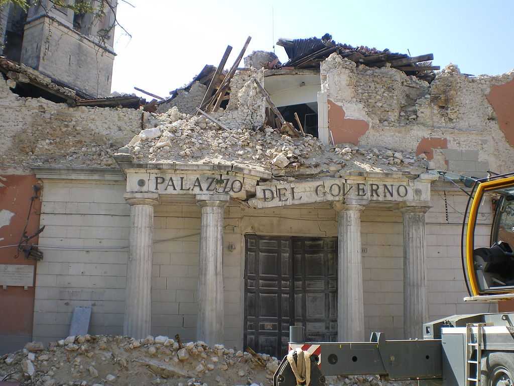 Prefettura de L'Aquila dopo il terremoto del 2008