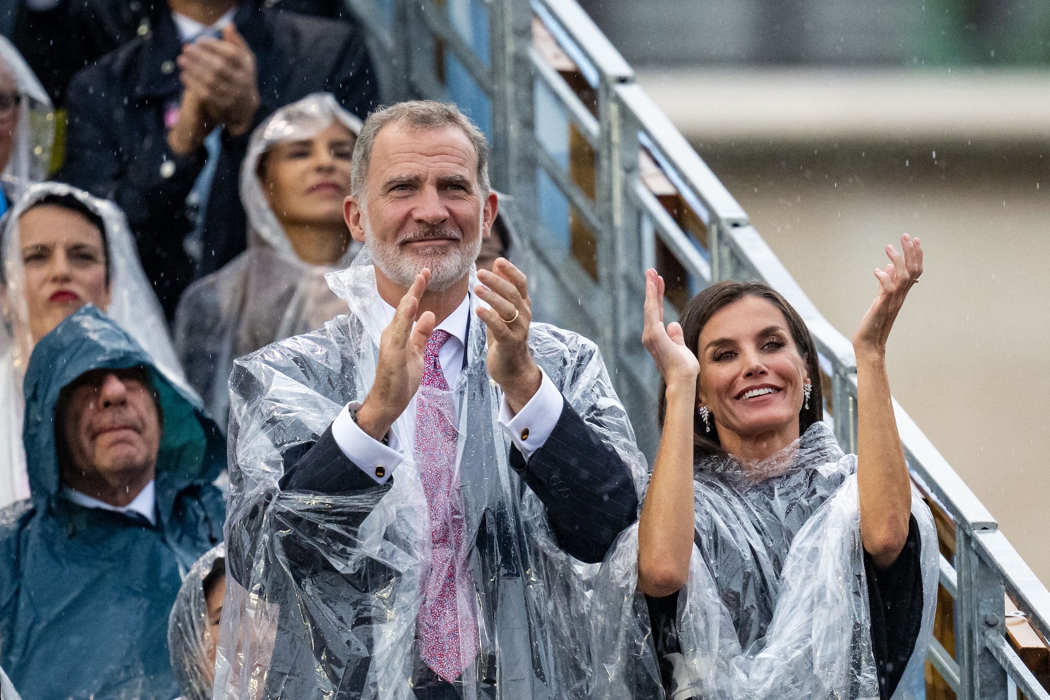 Il re e la regina di Spagna applaudono la squadra spagnola