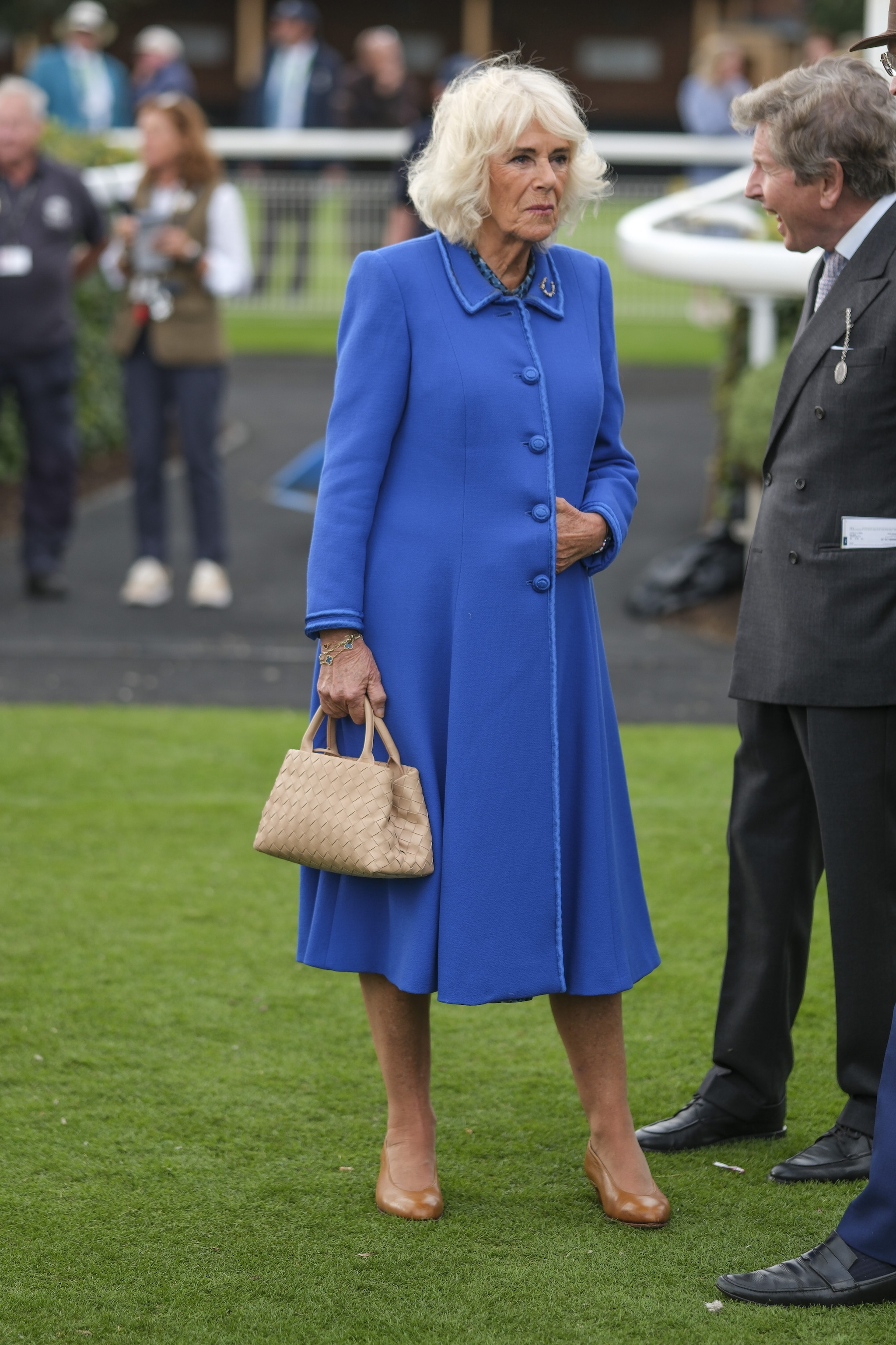 Il look della Regina Camilla