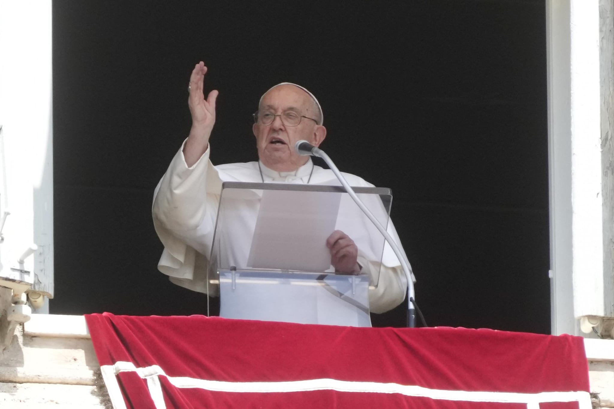 Papa Francesco durante Angelus di Ferragosto