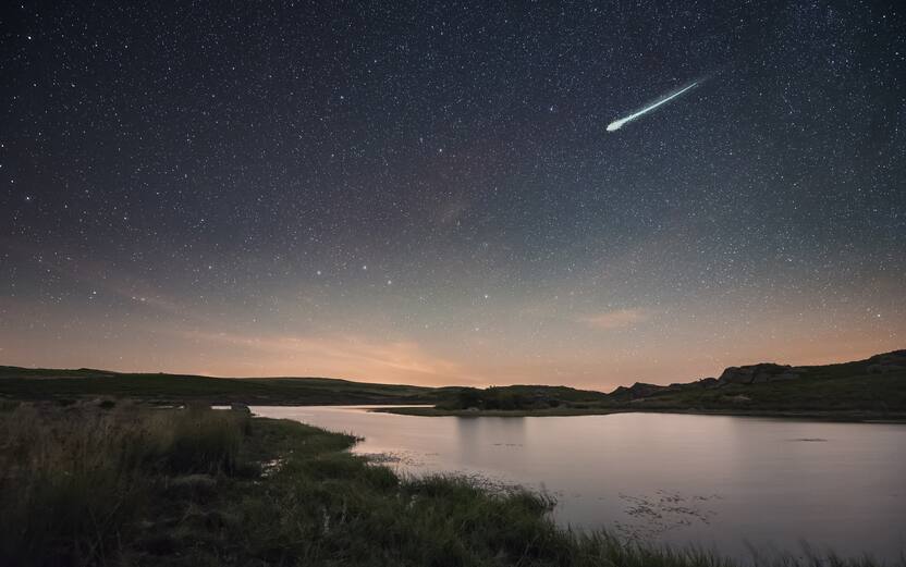 Big perseid (shooting star) in A Veiga, Galicia, Spain