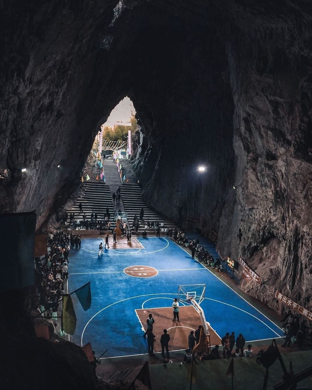 Il campo da basket | Foto Amigoschina