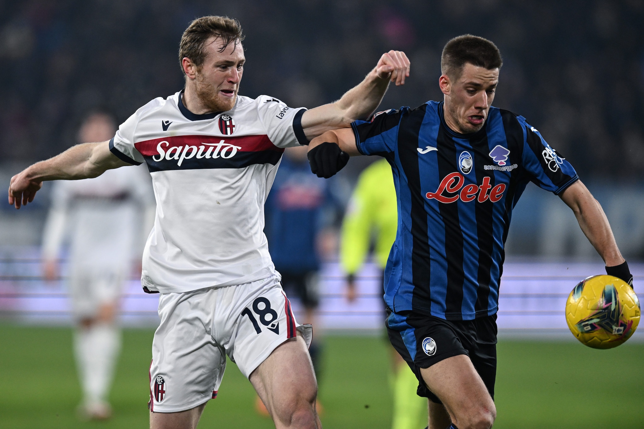 Pobega contro Pasalic nel primo tempo.