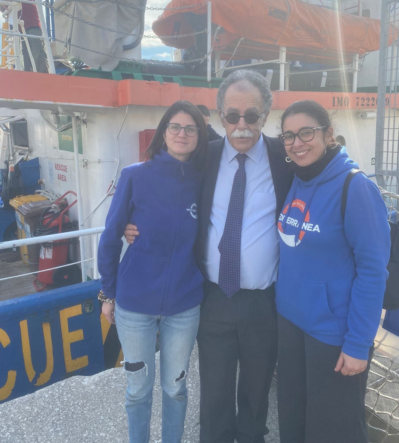 La capomissione Sheila Melosu, l'eurodeputato del Pd, Sandro Ruotolo, la presidente di Mediterranea Saving Humans, Laura Marmorale