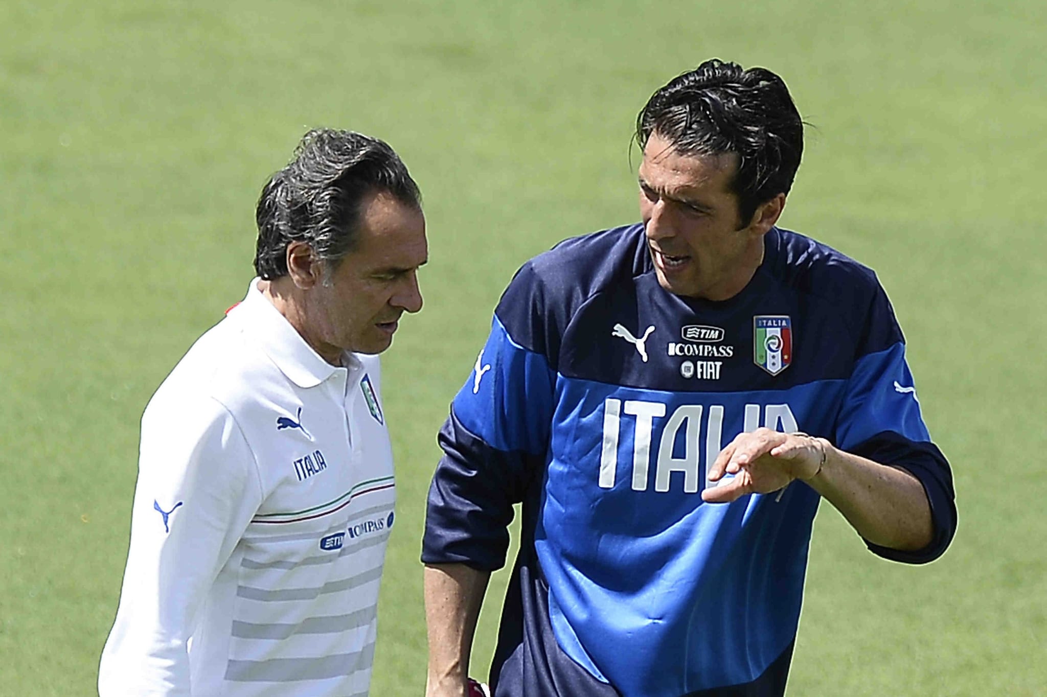 Prandelli con Buffon ai Mondiali del 2014 in Brasile: l'Italia uscì al primo turno