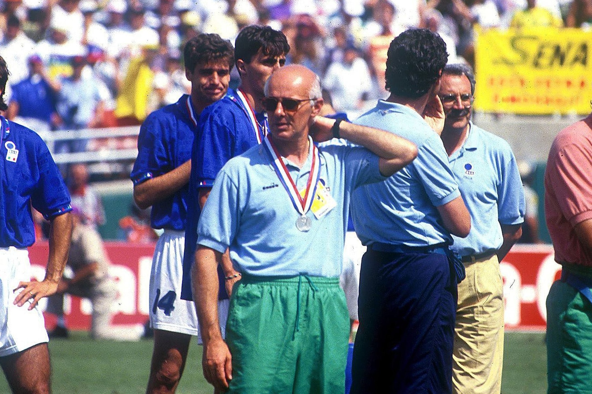 La delusione di Arrigo Sacchi dopo aver perso la finale dei Mondiali di USA '94 ai rigori col Brasile