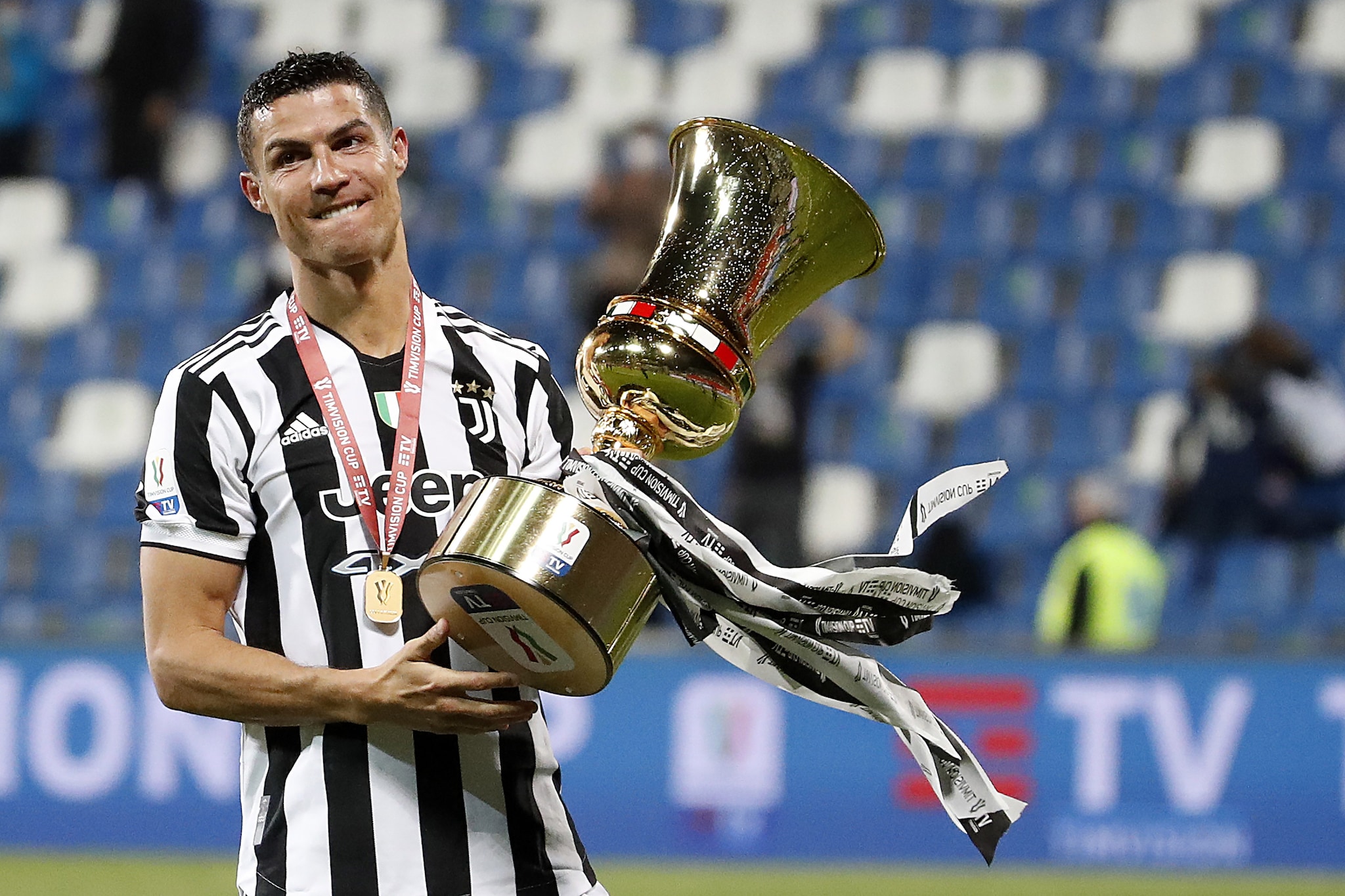 Cristiano Ronaldo con la maglia della Juventus.