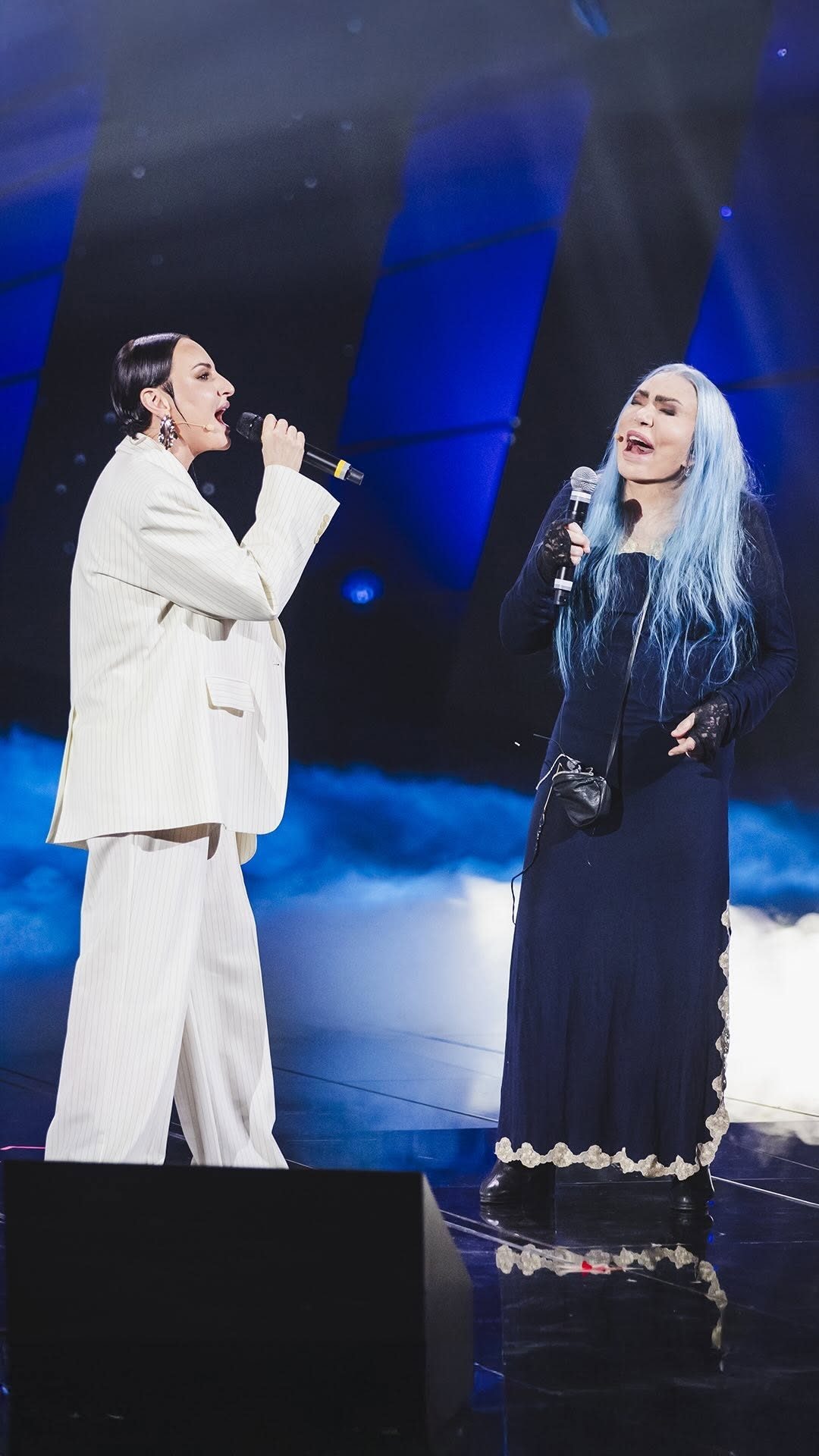 Arisa e Loredana Bertè si esibiscono cantando "Minuetto" | Foto The Voice Senior