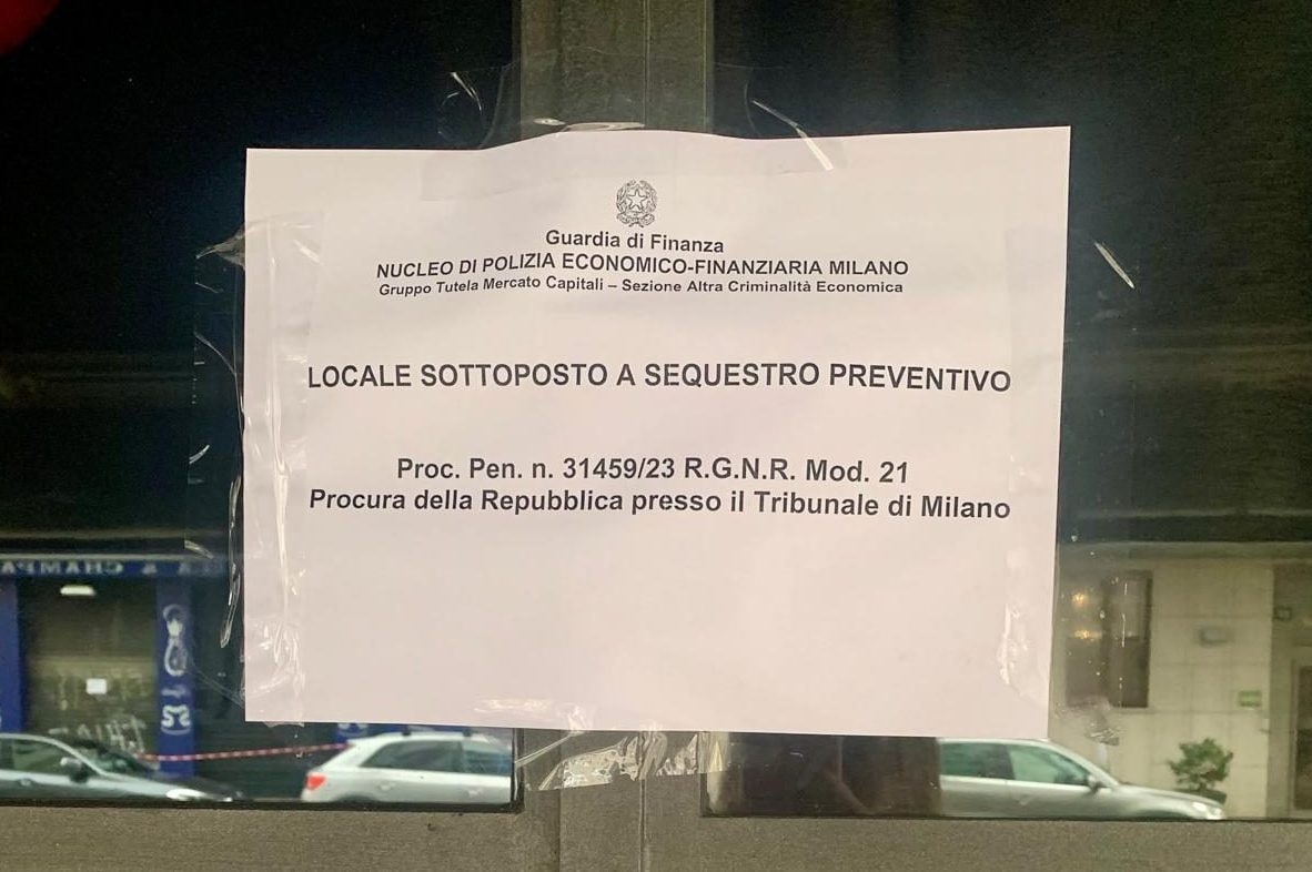 L'avviso di sequestro (foto di Francesca Del Boca)